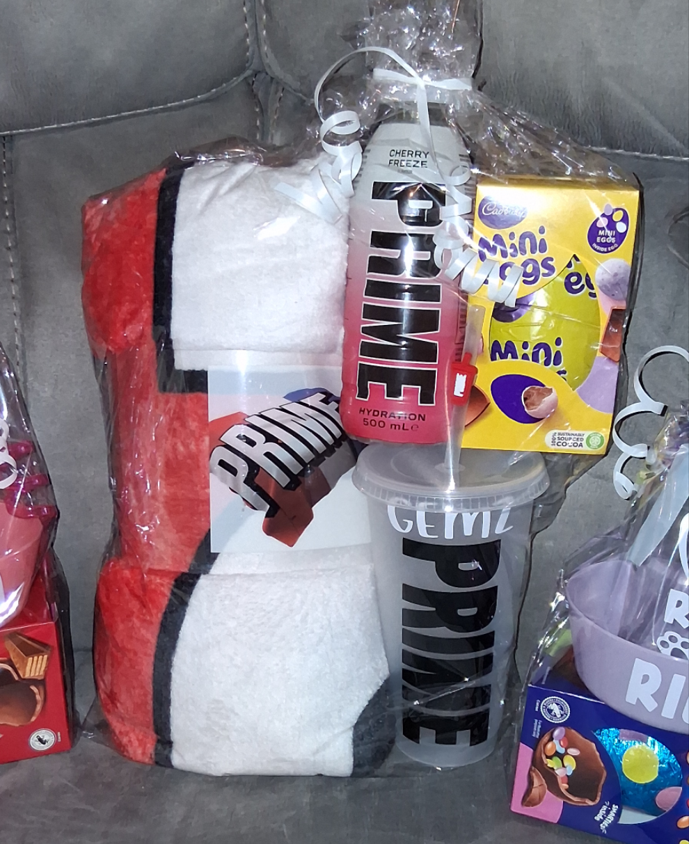 Prime easter gift set with blanket